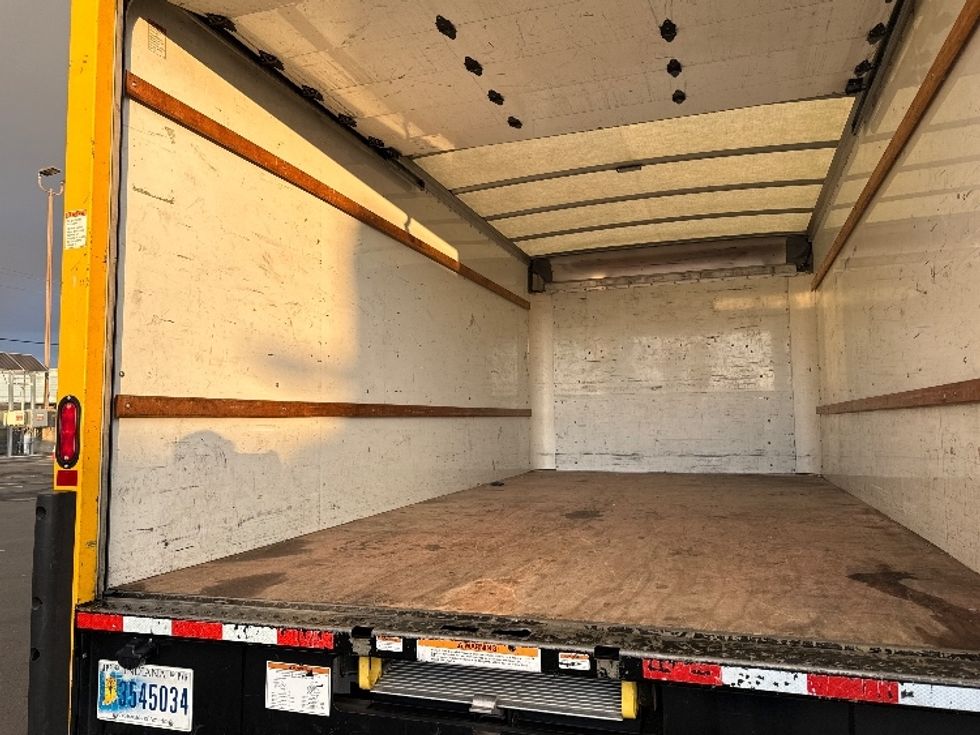 Light Duty Box Truck-Light and Medium Duty Trucks-GMC-2021-Savana G33903-West Sacramento-CA-92,860\n\t\tmiles-$ 28,500 - Image 11