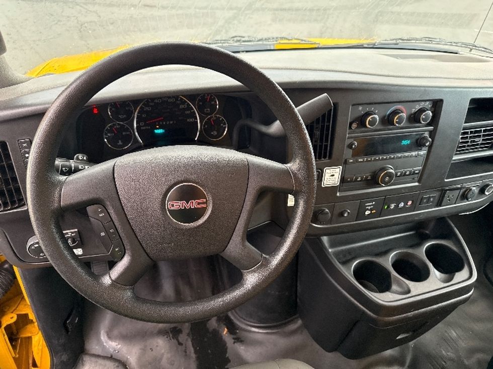 Light Duty Box Truck-Light and Medium Duty Trucks-GMC-2021-Savana G33903-West Sacramento-CA-92,860\n\t\tmiles-$ 28,500 - Image 18