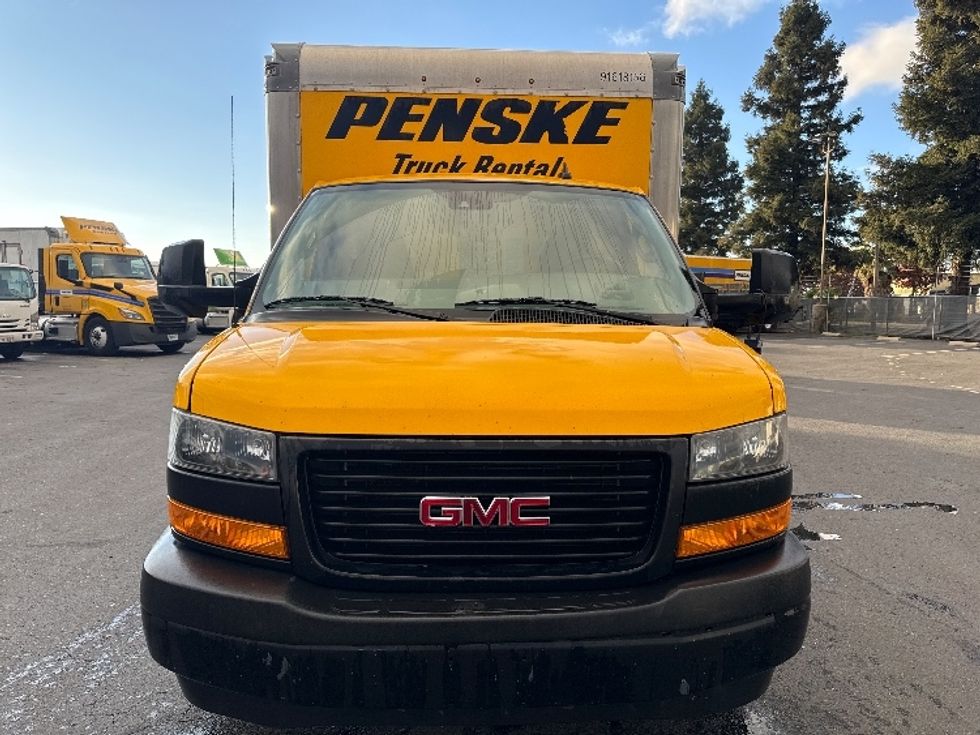 Light Duty Box Truck-Light and Medium Duty Trucks-GMC-2021-Savana G33903-West Sacramento-CA-92,860\n\t\tmiles-$ 28,500 - Image 2