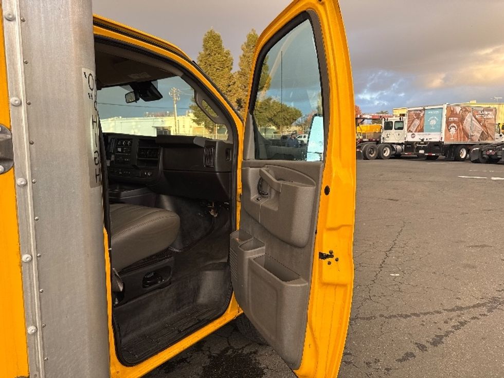 Light Duty Box Truck-Light and Medium Duty Trucks-GMC-2021-Savana G33903-West Sacramento-CA-92,860\n\t\tmiles-$ 28,500 - Image 20