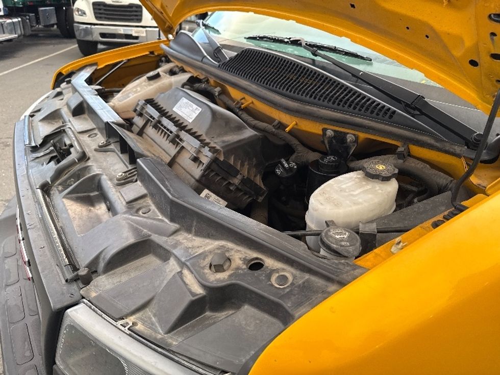 Light Duty Box Truck-Light and Medium Duty Trucks-GMC-2021-Savana G33903-West Sacramento-CA-92,860\n\t\tmiles-$ 28,500 - Image 24