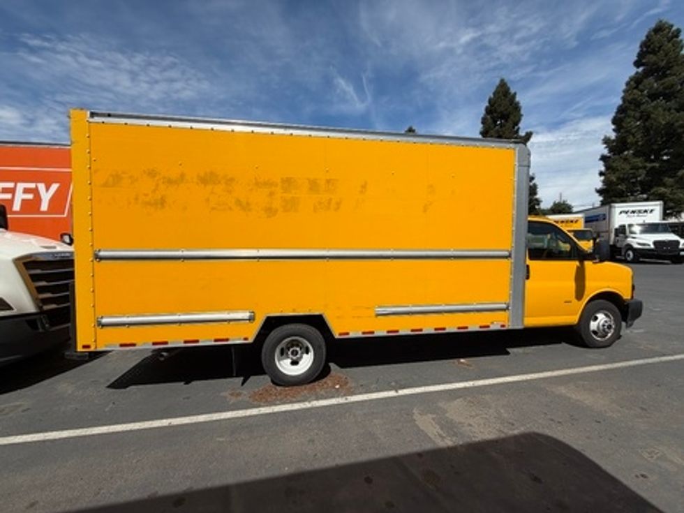Light Duty Box Truck-Light and Medium Duty Trucks-GMC-2021-Savana G33903-West Sacramento-CA-92,885\n\t\tmiles-$ 28,000 - Image 15