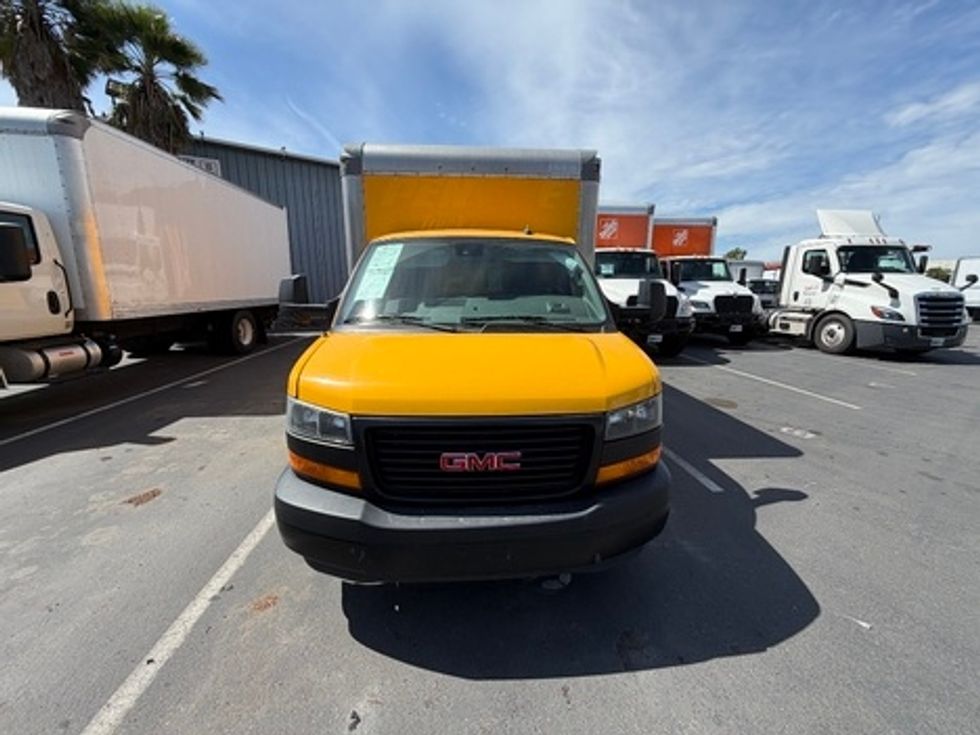 Light Duty Box Truck-Light and Medium Duty Trucks-GMC-2021-Savana G33903-West Sacramento-CA-92,885\n\t\tmiles-$ 28,000 - Image 2