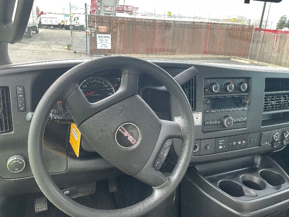 Light Duty Box Truck-Light and Medium Duty Trucks-GMC-2021-Savana G33903-West Sacramento-CA-94,009\n\t\tmiles-$ 31,500 - Image 17