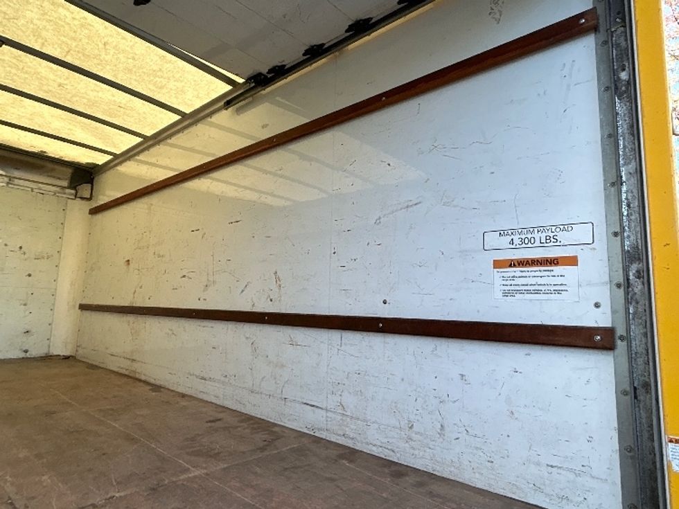 Light Duty Box Truck-Light and Medium Duty Trucks-GMC-2021-Savana G33903-West Sacramento-CA-98,520\n\t\tmiles-$ 27,750 - Image 12