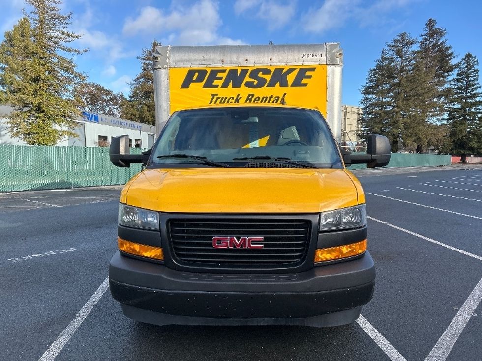 Light Duty Box Truck-Light and Medium Duty Trucks-GMC-2021-Savana G33903-West Sacramento-CA-98,520\n\t\tmiles-$ 27,750 - Image 2