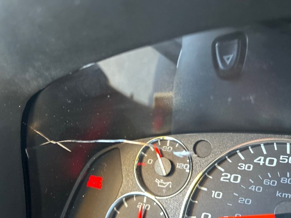 Light Duty Box Truck-Light and Medium Duty Trucks-GMC-2021-Savana G33903-West Sacramento-CA-98,520\n\t\tmiles-$ 27,750 - Image 28