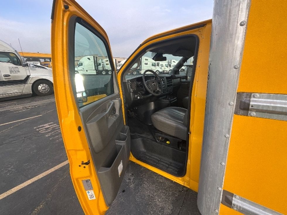 Light Duty Box Truck-Light and Medium Duty Trucks-GMC-2021-Savana G33903-West Valley City-UT-110,715\n\t\tmiles-$ 26,500 - Image 16