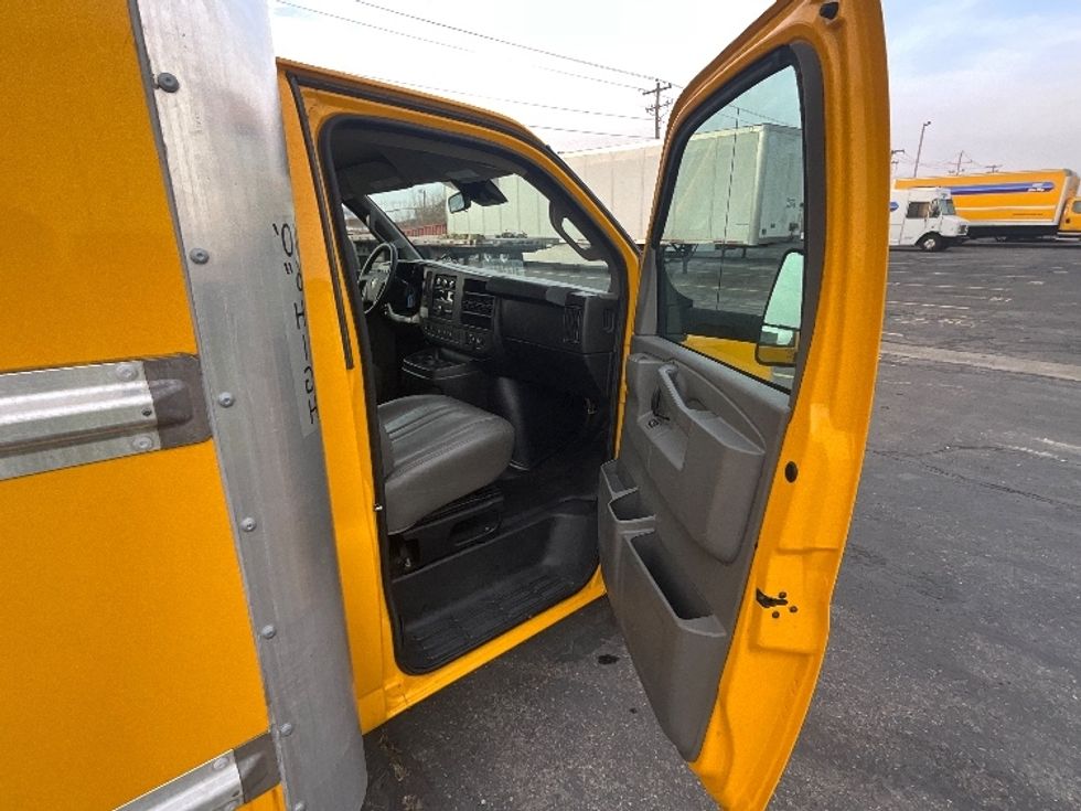 Light Duty Box Truck-Light and Medium Duty Trucks-GMC-2021-Savana G33903-West Valley City-UT-110,715\n\t\tmiles-$ 26,500 - Image 20