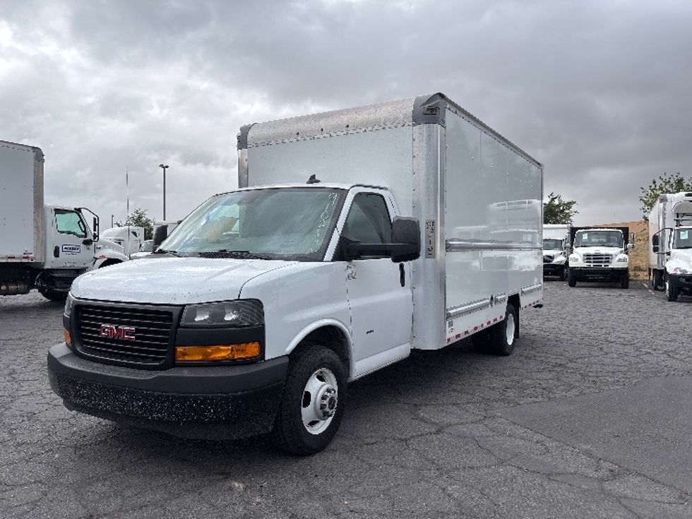 Light Duty Box Truck-Light and Medium Duty Trucks-GMC-2021-Savana G33903-West Valley City-UT-112,507\n\t\tmiles-$ 29,000 - Image 3