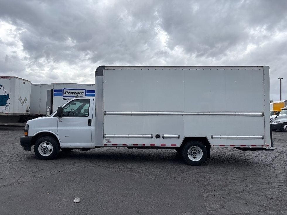 Light Duty Box Truck-Light and Medium Duty Trucks-GMC-2021-Savana G33903-West Valley City-UT-112,507\n\t\tmiles-$ 29,000 - Image 4