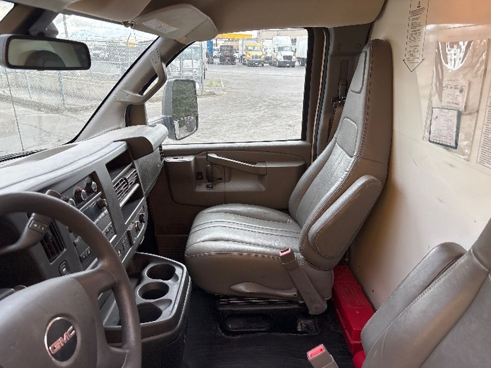 Light Duty Box Truck-Light and Medium Duty Trucks-GMC-2021-Savana G33903-West Valley City-UT-112,507\n\t\tmiles-$ 29,000 - Image 18