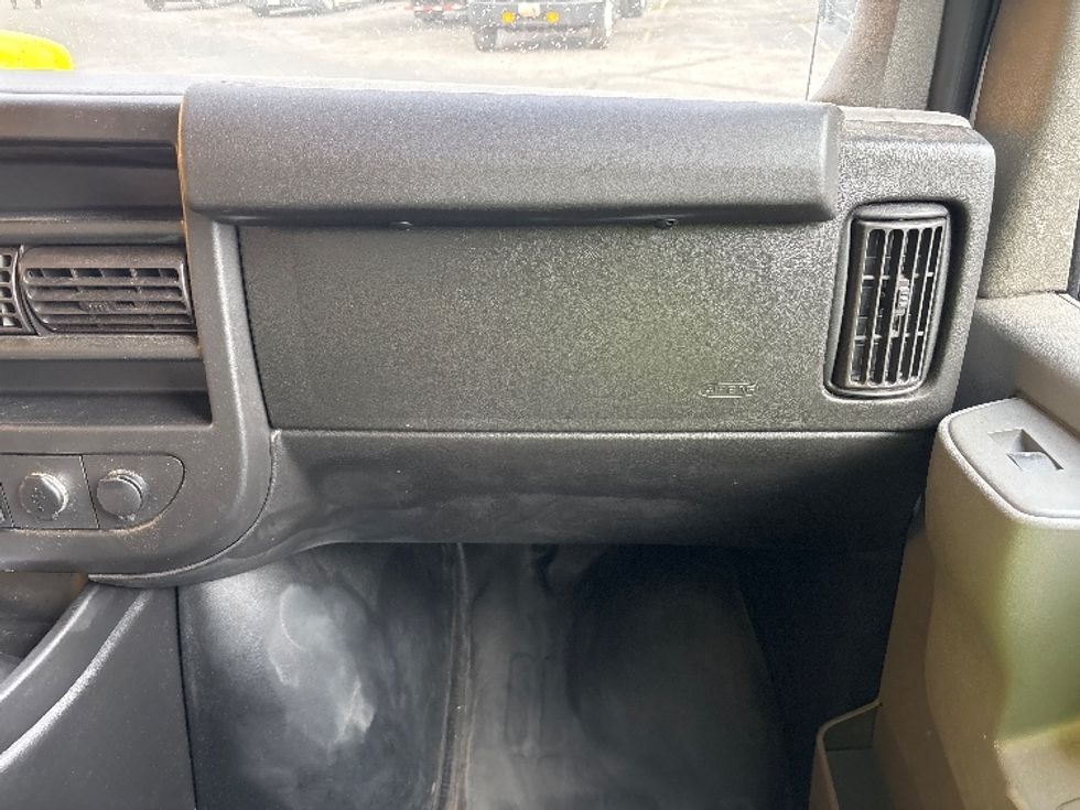 Light Duty Box Truck-Light and Medium Duty Trucks-GMC-2021-Savana G33903-West Valley City-UT-112,507\n\t\tmiles-$ 29,000 - Image 20