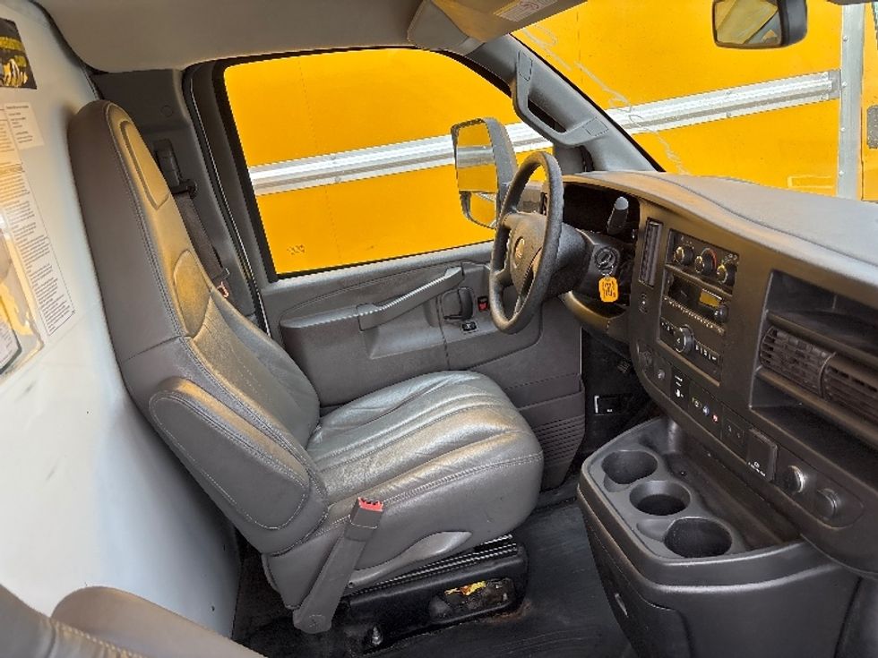 Light Duty Box Truck-Light and Medium Duty Trucks-GMC-2021-Savana G33903-West Valley City-UT-112,507\n\t\tmiles-$ 29,000 - Image 21