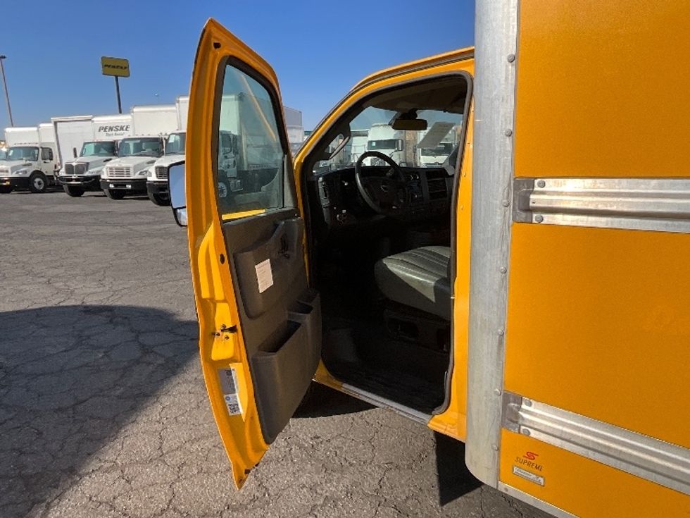 Light Duty Box Truck-Light and Medium Duty Trucks-GMC-2021-Savana G33903-West Valley City-UT-114,586\n\t\tmiles-$ 26,250 - Image 16
