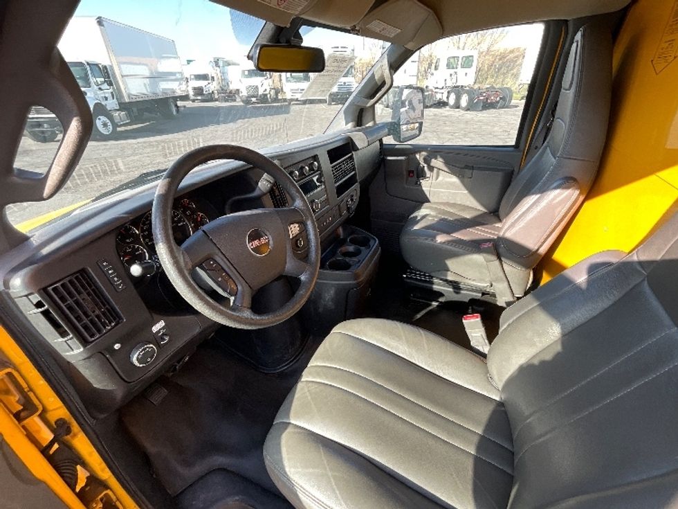 Light Duty Box Truck-Light and Medium Duty Trucks-GMC-2021-Savana G33903-West Valley City-UT-114,586\n\t\tmiles-$ 26,250 - Image 17