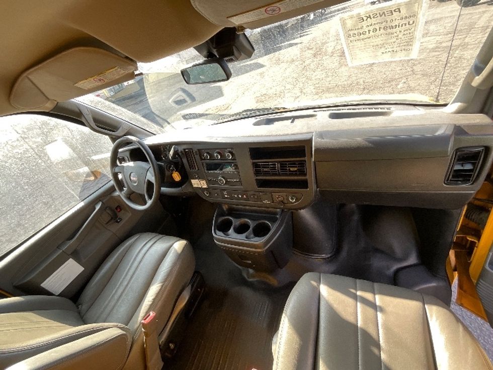 Light Duty Box Truck-Light and Medium Duty Trucks-GMC-2021-Savana G33903-West Valley City-UT-114,586\n\t\tmiles-$ 26,250 - Image 21