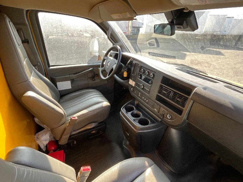 Light Duty Box Truck-Light and Medium Duty Trucks-GMC-2021-Savana G33903-West Valley City-UT-114,586\n\t\tmiles-$ 26,250 - Image 22