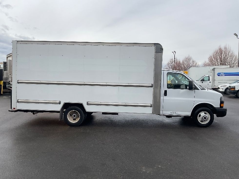 Light Duty Box Truck-Light and Medium Duty Trucks-GMC-2021-Savana G33903-West Valley City-UT-82,650\n\t\tmiles-$ 33,000 - Image 15