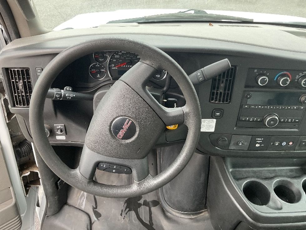 Light Duty Box Truck-Light and Medium Duty Trucks-GMC-2021-Savana G33903-West Valley City-UT-82,650\n\t\tmiles-$ 33,000 - Image 18