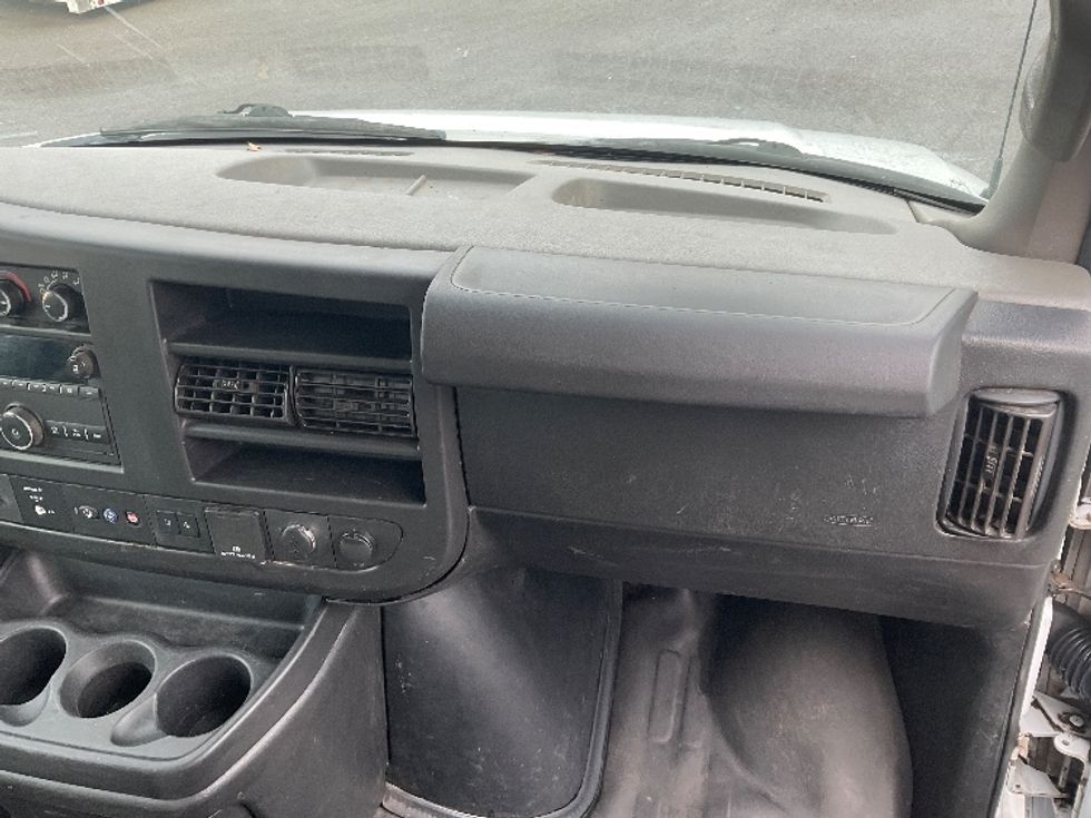 Light Duty Box Truck-Light and Medium Duty Trucks-GMC-2021-Savana G33903-West Valley City-UT-82,650\n\t\tmiles-$ 33,000 - Image 21