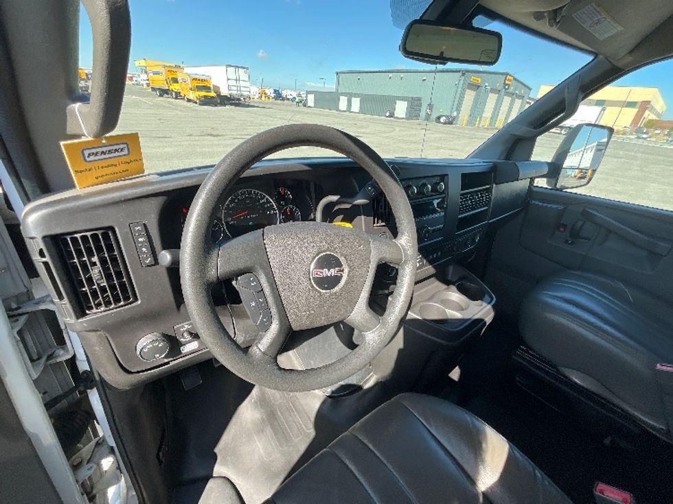 Light Duty Box Truck-Light and Medium Duty Trucks-GMC-2021-Savana G33903-West Valley City-UT-91,562\n\t\tmiles-$ 32,000 - Image 17