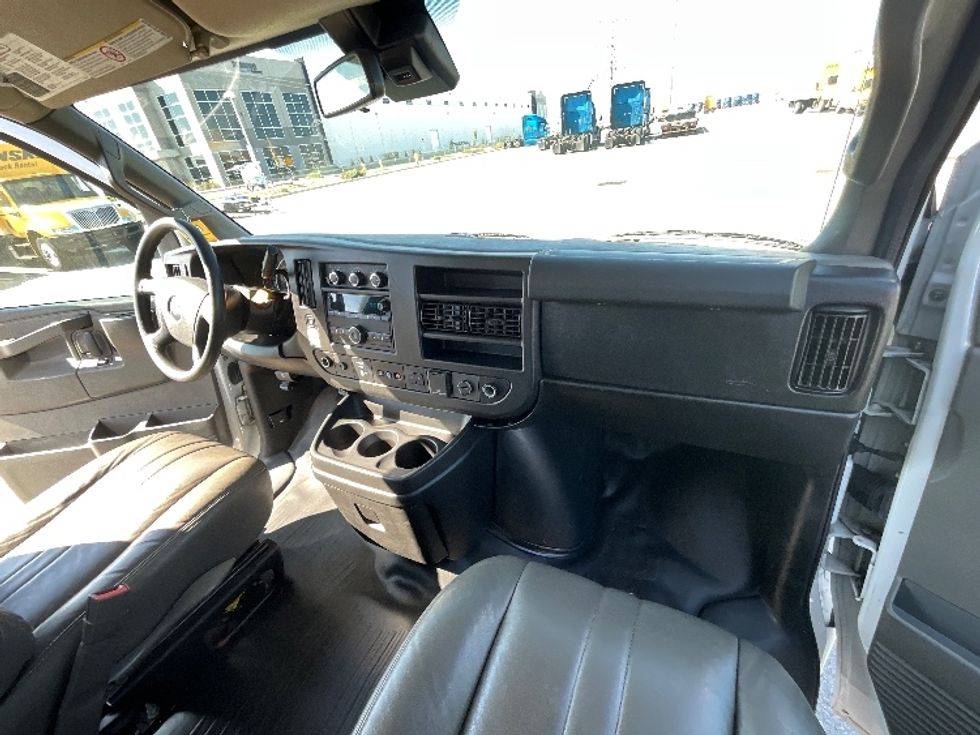 Light Duty Box Truck-Light and Medium Duty Trucks-GMC-2021-Savana G33903-West Valley City-UT-91,562\n\t\tmiles-$ 32,000 - Image 21