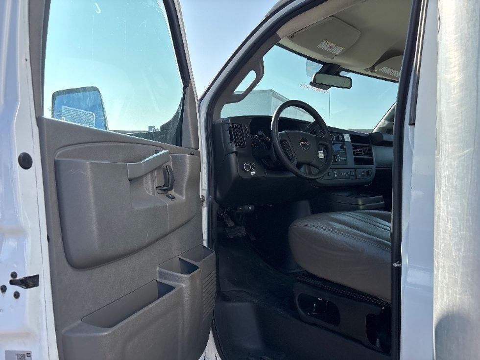 Light Duty Box Truck-Light and Medium Duty Trucks-GMC-2021-Savana G33903-West Valley City-UT-94,178\n\t\tmiles-$ 31,750 - Image 15