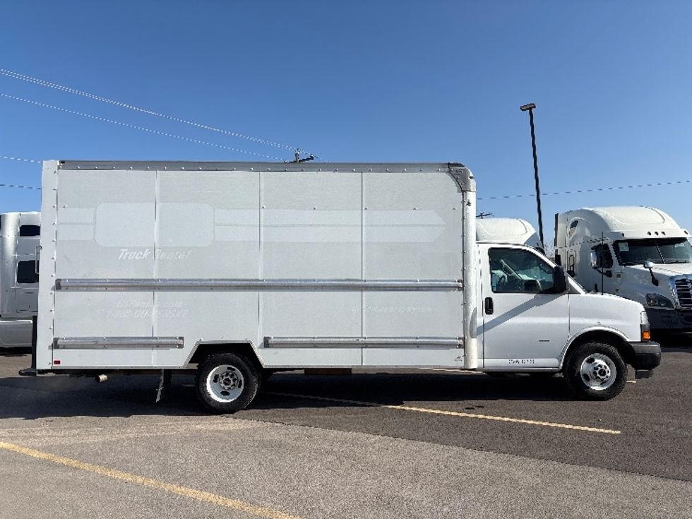 Light Duty Box Truck-Light and Medium Duty Trucks-GMC-2021-Savana G33903-West Valley City-UT-94,178\n\t\tmiles-$ 31,750 - Image 14
