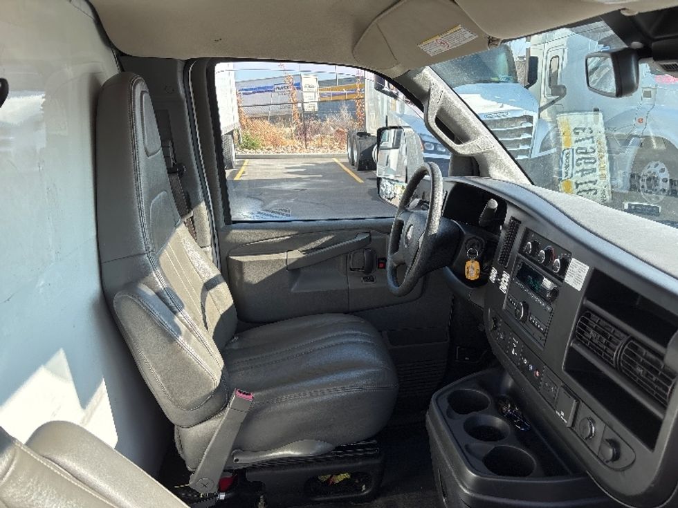 Light Duty Box Truck-Light and Medium Duty Trucks-GMC-2021-Savana G33903-West Valley City-UT-94,178\n\t\tmiles-$ 31,750 - Image 21