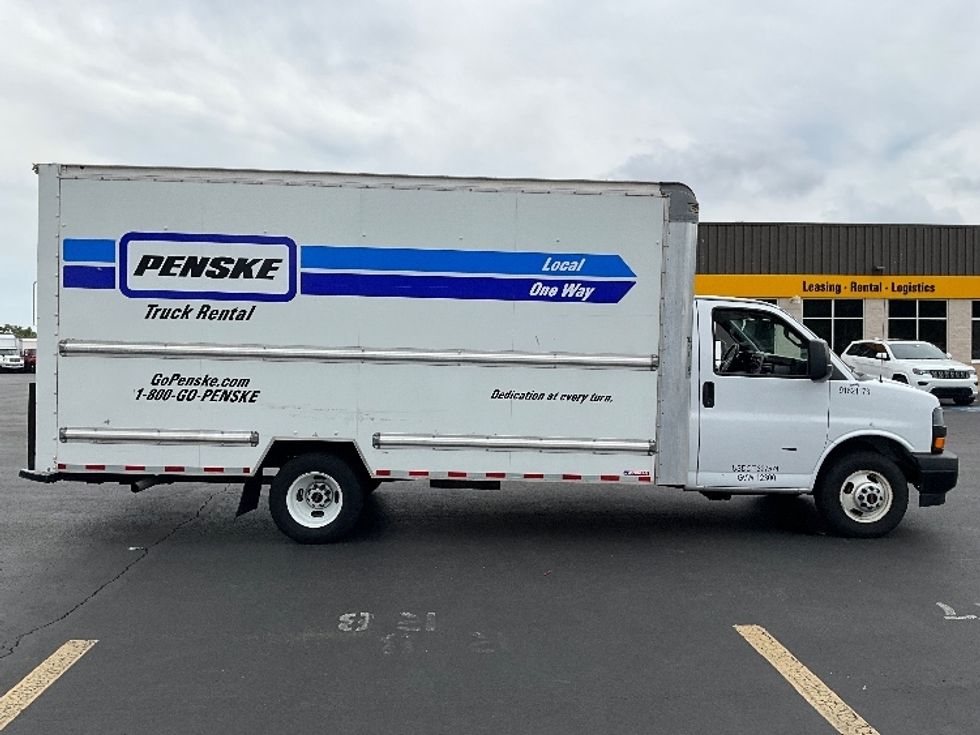 Light Duty Box Truck-Light and Medium Duty Trucks-GMC-2021-Savana G33903-Westfield-MA-107,617\n\t\tmiles-$ 26,000 - Image 15