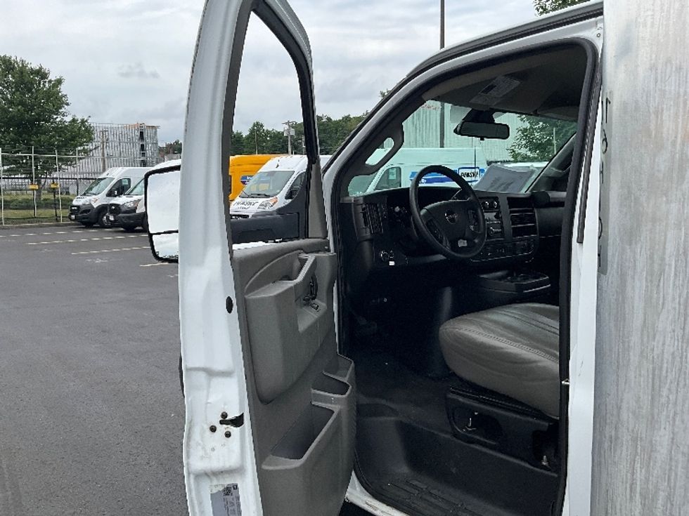 Light Duty Box Truck-Light and Medium Duty Trucks-GMC-2021-Savana G33903-Westfield-MA-107,617\n\t\tmiles-$ 26,000 - Image 16