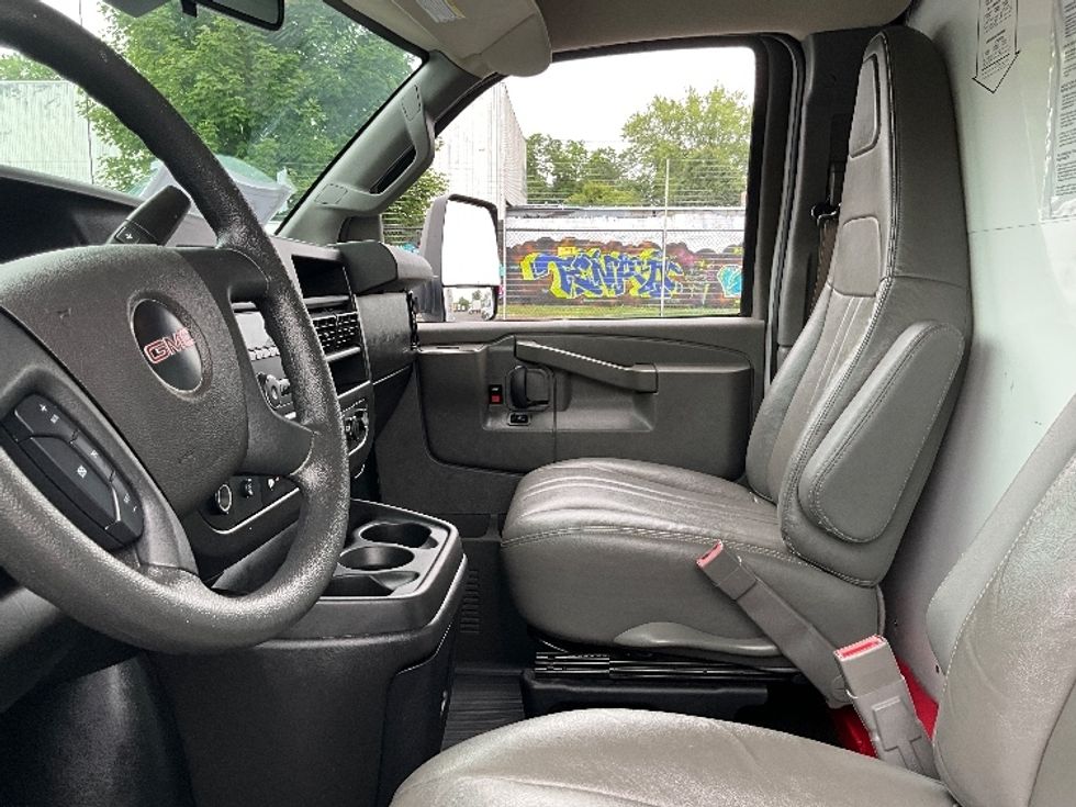 Light Duty Box Truck-Light and Medium Duty Trucks-GMC-2021-Savana G33903-Westfield-MA-107,617\n\t\tmiles-$ 26,000 - Image 17