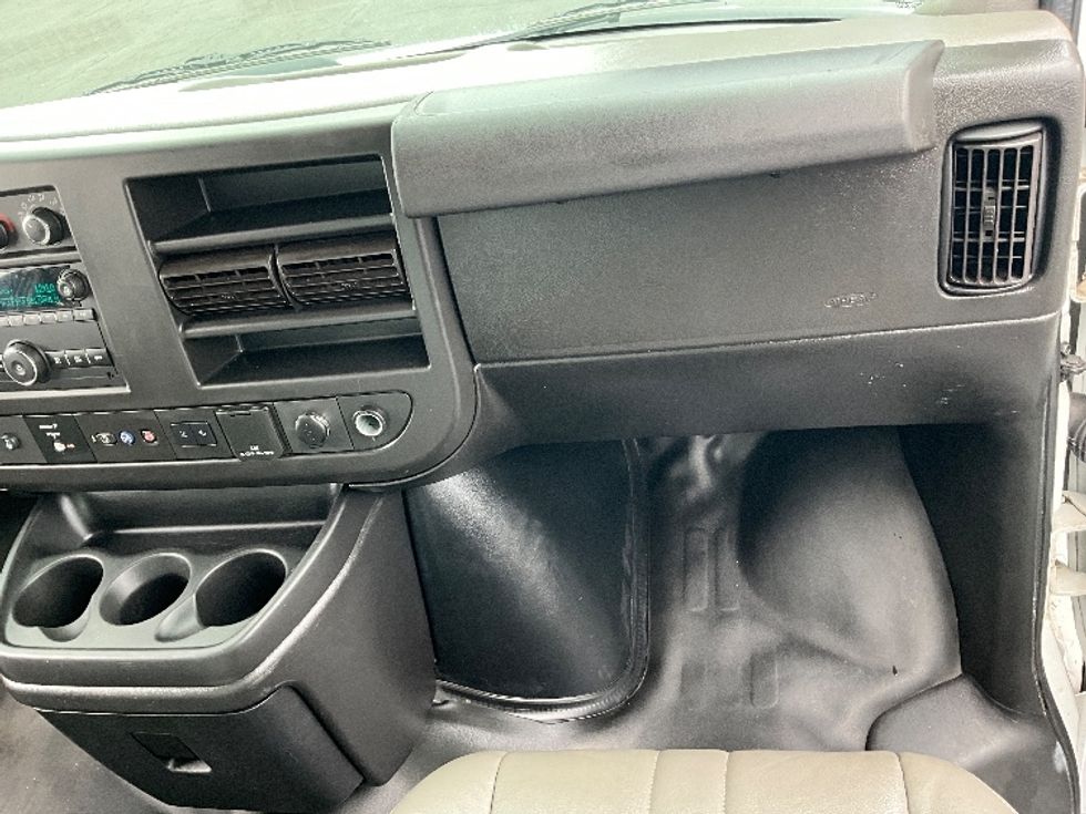 Light Duty Box Truck-Light and Medium Duty Trucks-GMC-2021-Savana G33903-Westfield-MA-107,617\n\t\tmiles-$ 26,000 - Image 21