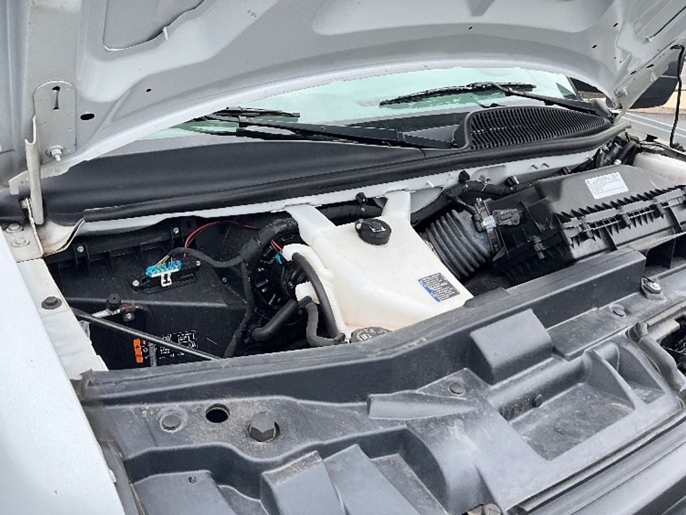 Light Duty Box Truck-Light and Medium Duty Trucks-GMC-2021-Savana G33903-Westfield-MA-107,617\n\t\tmiles-$ 26,000 - Image 23