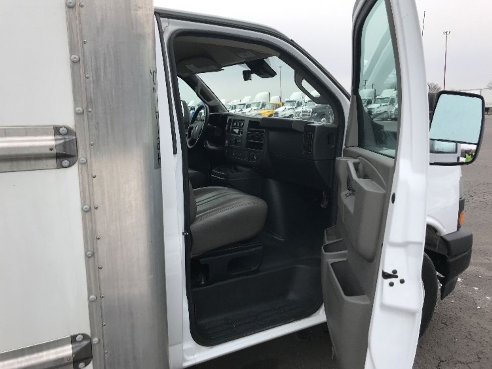 Light Duty Box Truck-Light and Medium Duty Trucks-GMC-2021-Savana G33903-White Deer-PA-102,670\n\t\tmiles-$ 29,500 - Image 16