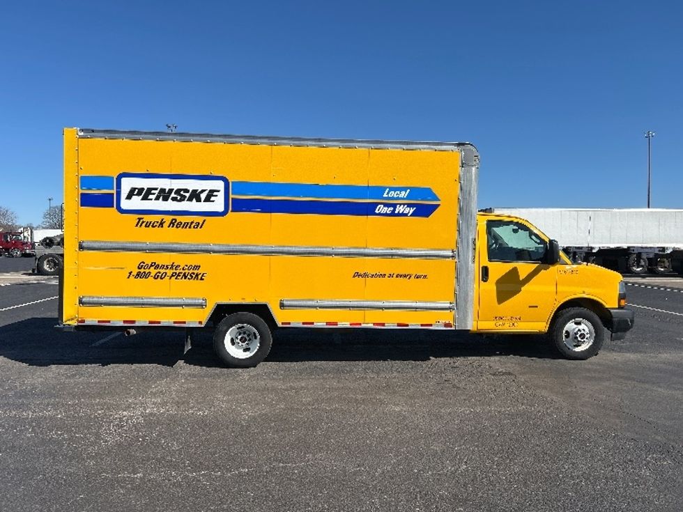 Light Duty Box Truck-Light and Medium Duty Trucks-GMC-2021-Savana G33903-White Deer-PA-86,817\n\t\tmiles-$ 26,750 - Image 14