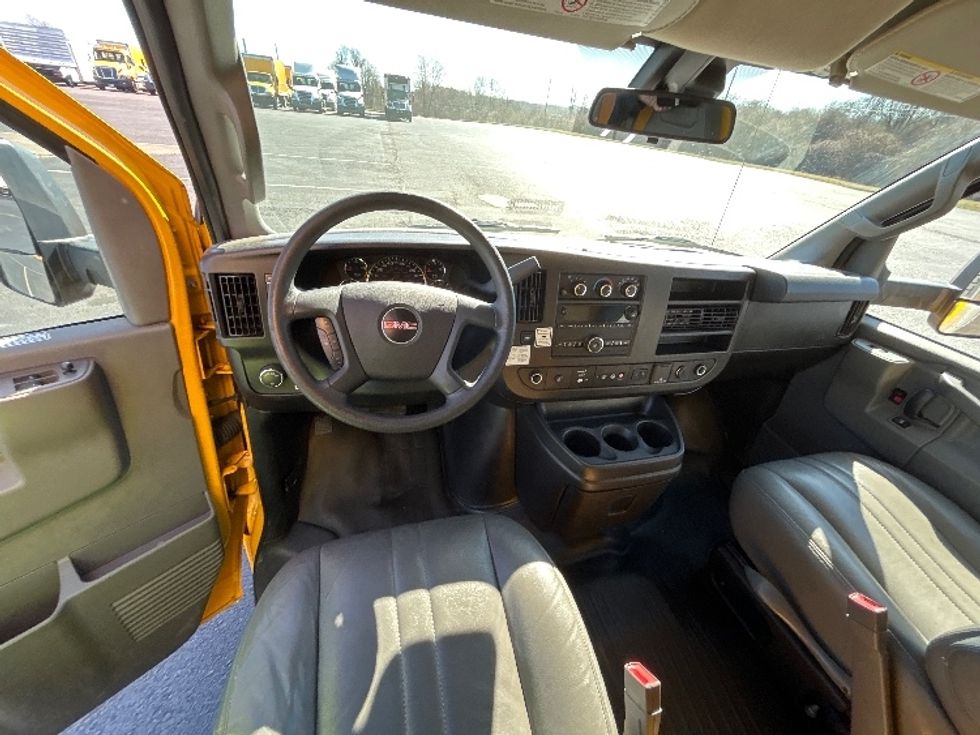 Light Duty Box Truck-Light and Medium Duty Trucks-GMC-2021-Savana G33903-White Deer-PA-86,817\n\t\tmiles-$ 26,750 - Image 17