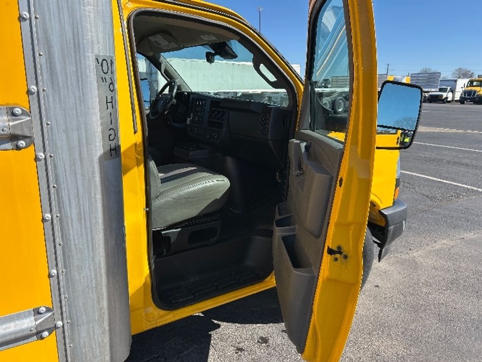 Light Duty Box Truck-Light and Medium Duty Trucks-GMC-2021-Savana G33903-White Deer-PA-86,817\n\t\tmiles-$ 26,750 - Image 19