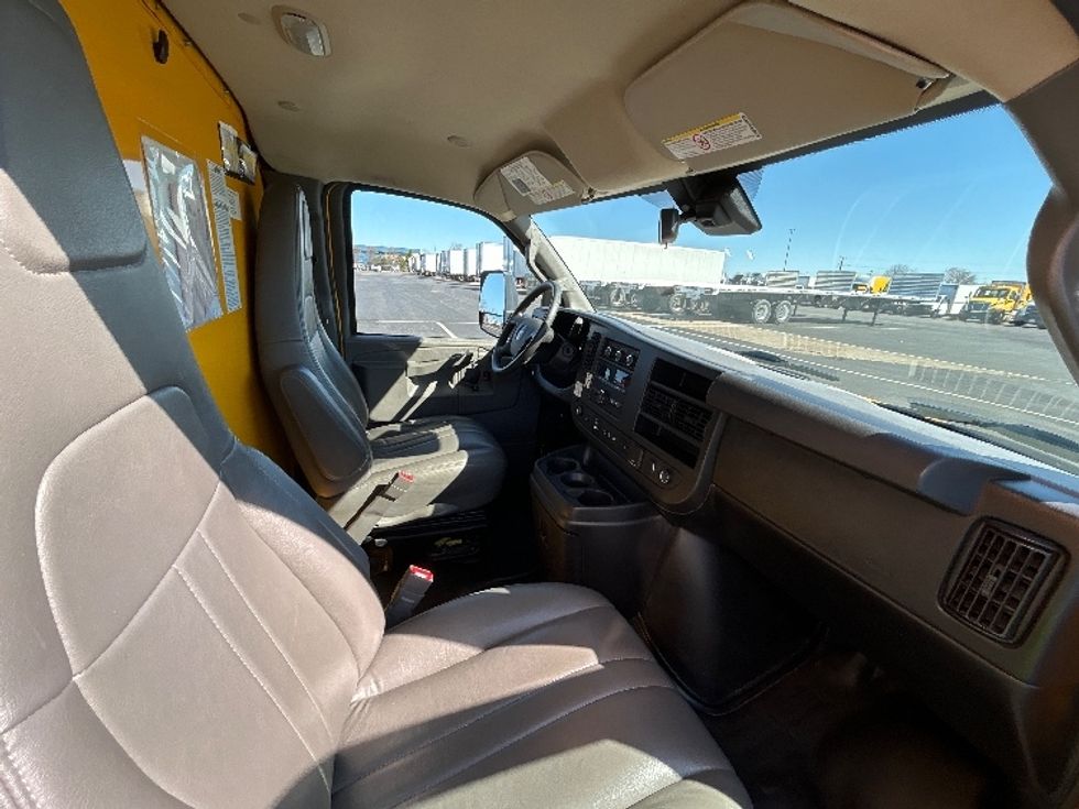 Light Duty Box Truck-Light and Medium Duty Trucks-GMC-2021-Savana G33903-White Deer-PA-86,817\n\t\tmiles-$ 26,750 - Image 21