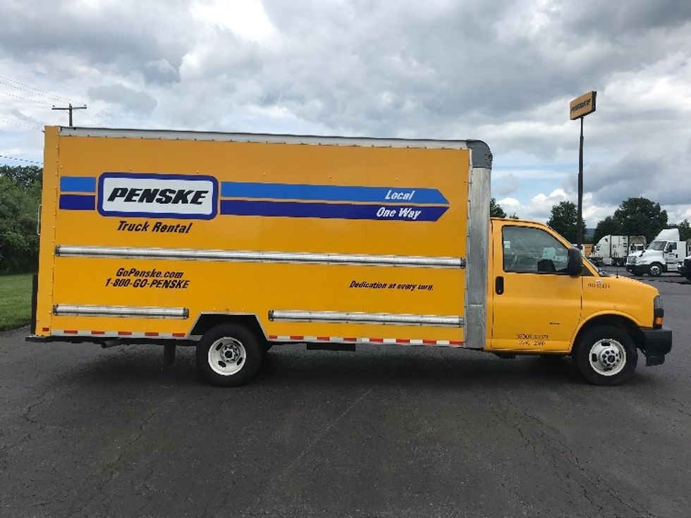 Light Duty Box Truck-Light and Medium Duty Trucks-GMC-2021-Savana G33903-White Deer-PA-87,058\n\t\tmiles-$ 25,750 - Image 15