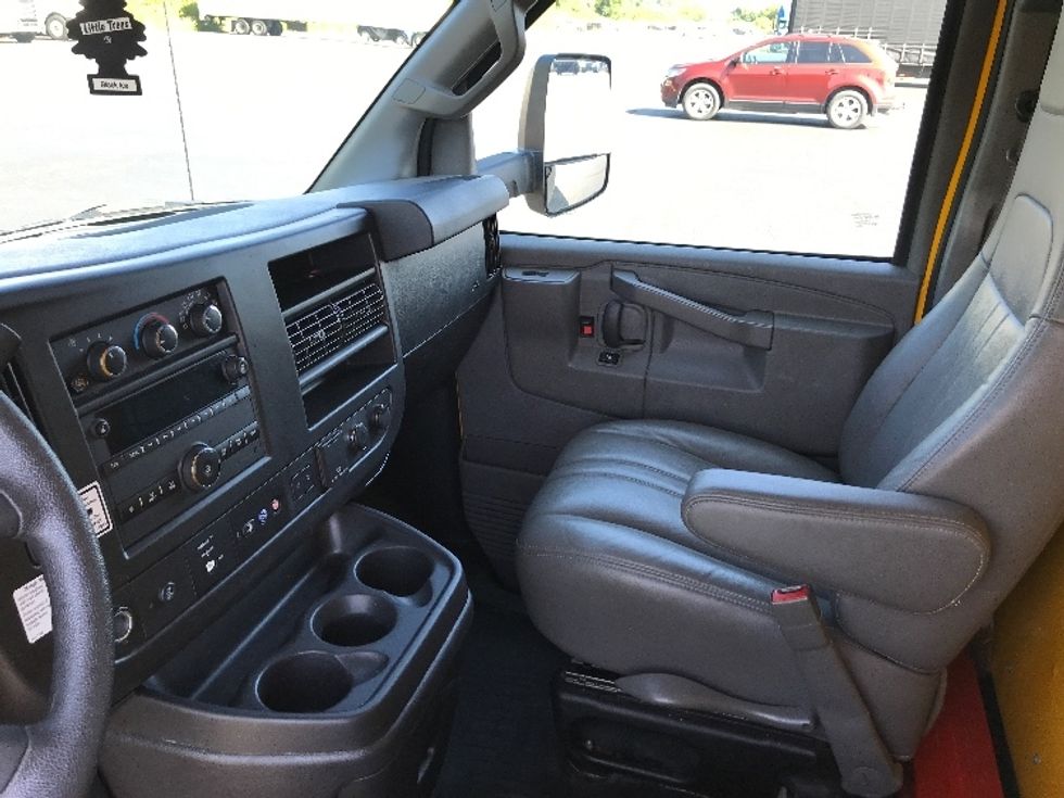 Light Duty Box Truck-Light and Medium Duty Trucks-GMC-2021-Savana G33903-White Deer-PA-90,684\n\t\tmiles-$ 25,250 - Image 16