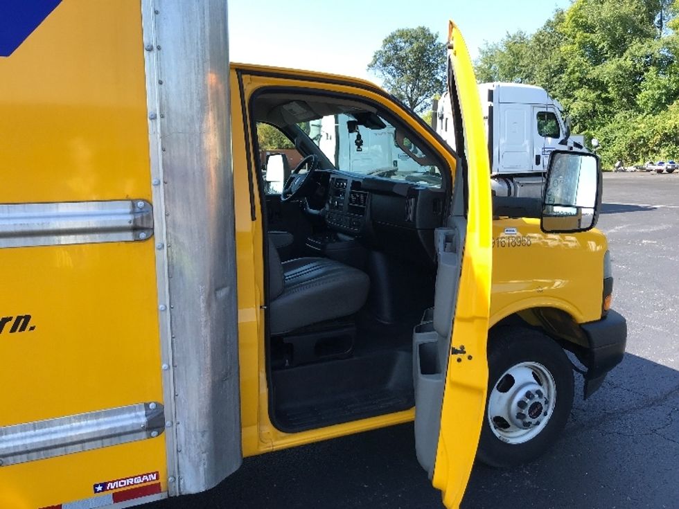Light Duty Box Truck-Light and Medium Duty Trucks-GMC-2021-Savana G33903-White Deer-PA-90,684\n\t\tmiles-$ 25,250 - Image 17