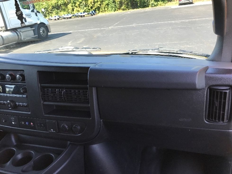 Light Duty Box Truck-Light and Medium Duty Trucks-GMC-2021-Savana G33903-White Deer-PA-90,684\n\t\tmiles-$ 25,250 - Image 18