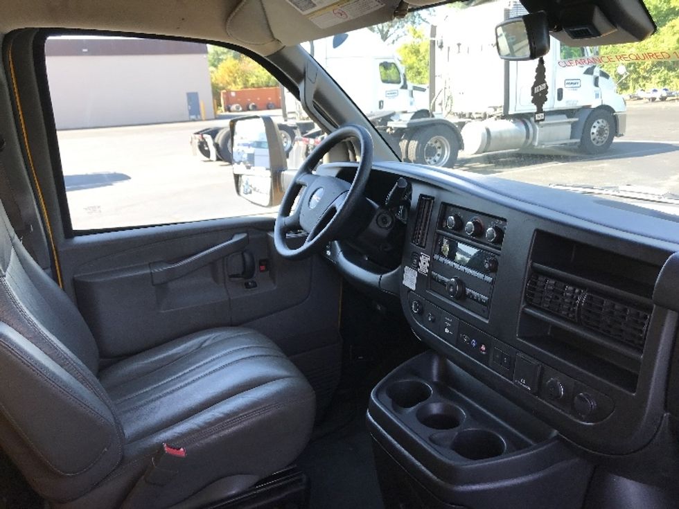 Light Duty Box Truck-Light and Medium Duty Trucks-GMC-2021-Savana G33903-White Deer-PA-90,684\n\t\tmiles-$ 25,250 - Image 19