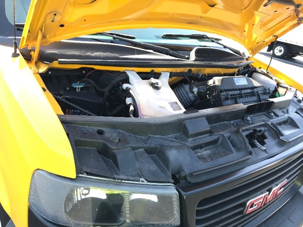 Light Duty Box Truck-Light and Medium Duty Trucks-GMC-2021-Savana G33903-White Deer-PA-90,684\n\t\tmiles-$ 25,250 - Image 20