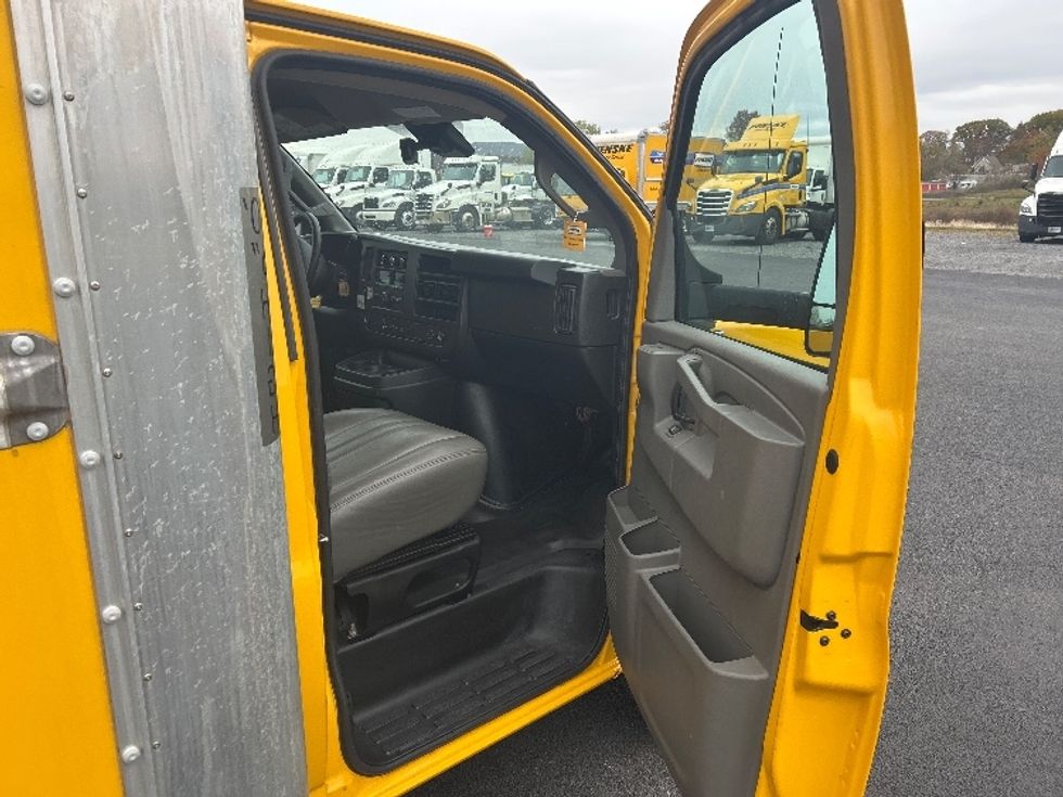 Light Duty Box Truck-Light and Medium Duty Trucks-GMC-2021-Savana G33903-White Deer-PA-93,398\n\t\tmiles-$ 26,500 - Image 20