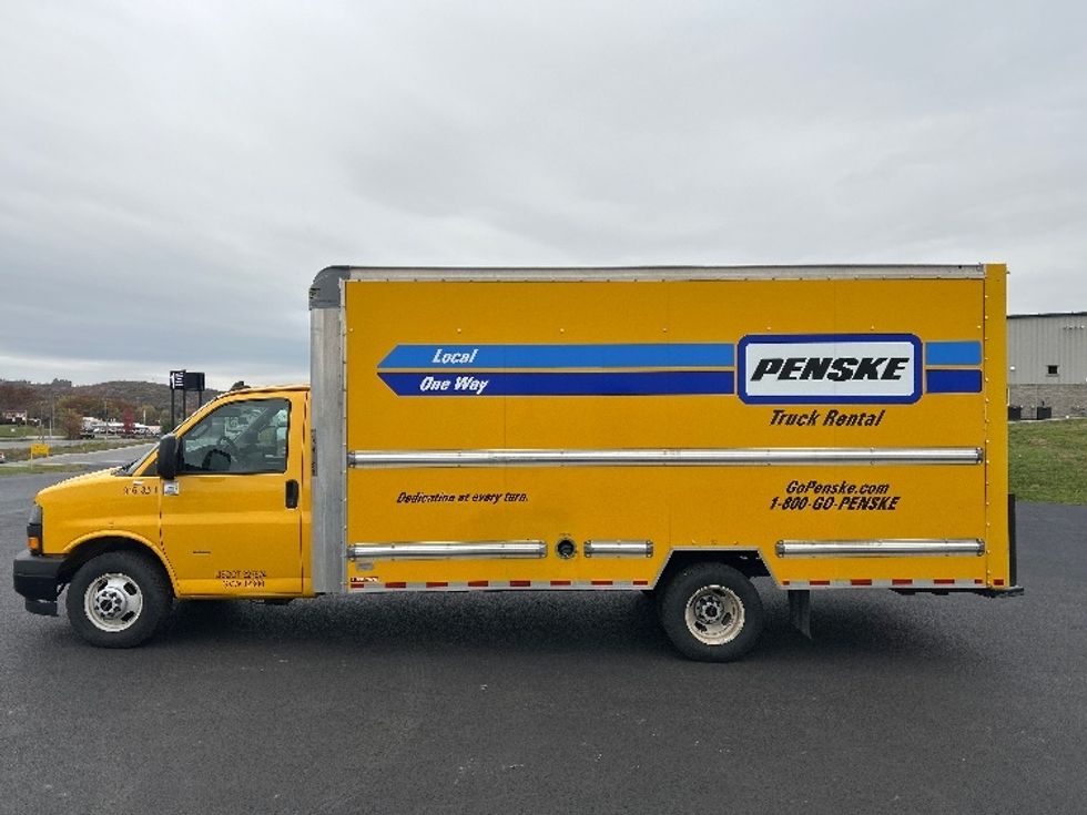 Light Duty Box Truck-Light and Medium Duty Trucks-GMC-2021-Savana G33903-White Deer-PA-93,398\n\t\tmiles-$ 26,500 - Image 4