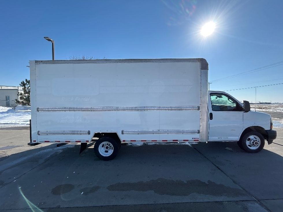 Light Duty Box Truck-Light and Medium Duty Trucks-GMC-2021-Savana G33903-Wichita-KS-106,280\n\t\tmiles-$ 28,750 - Image 15