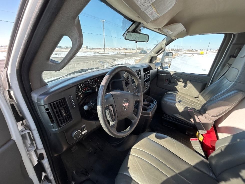 Light Duty Box Truck-Light and Medium Duty Trucks-GMC-2021-Savana G33903-Wichita-KS-106,280\n\t\tmiles-$ 28,750 - Image 17